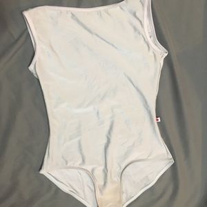 Yumiko Sofiane Leotard